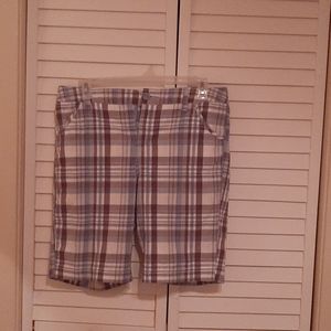 St John's Bay women's plaid shorts, size 14.